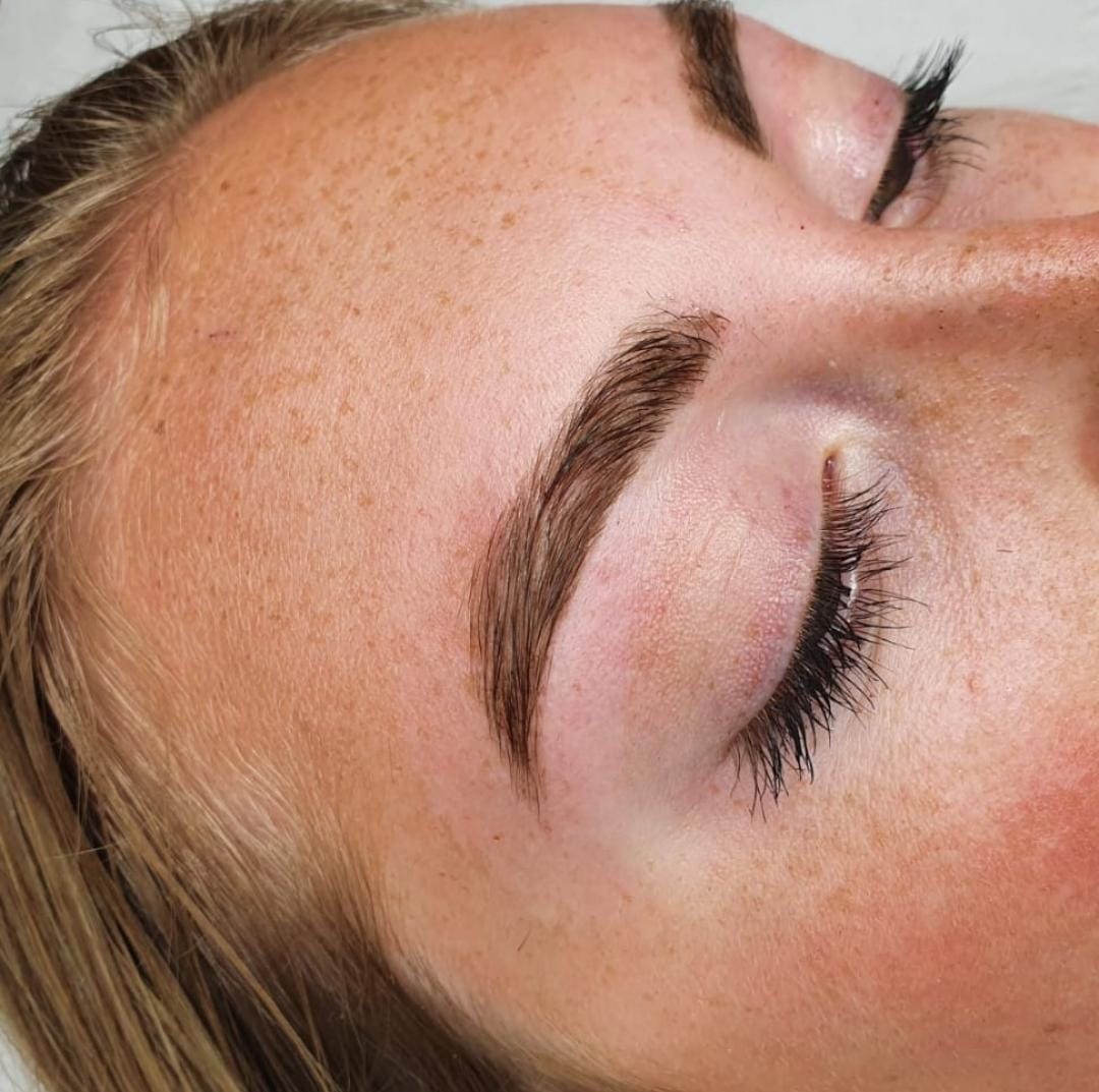 Volume lashes close-up